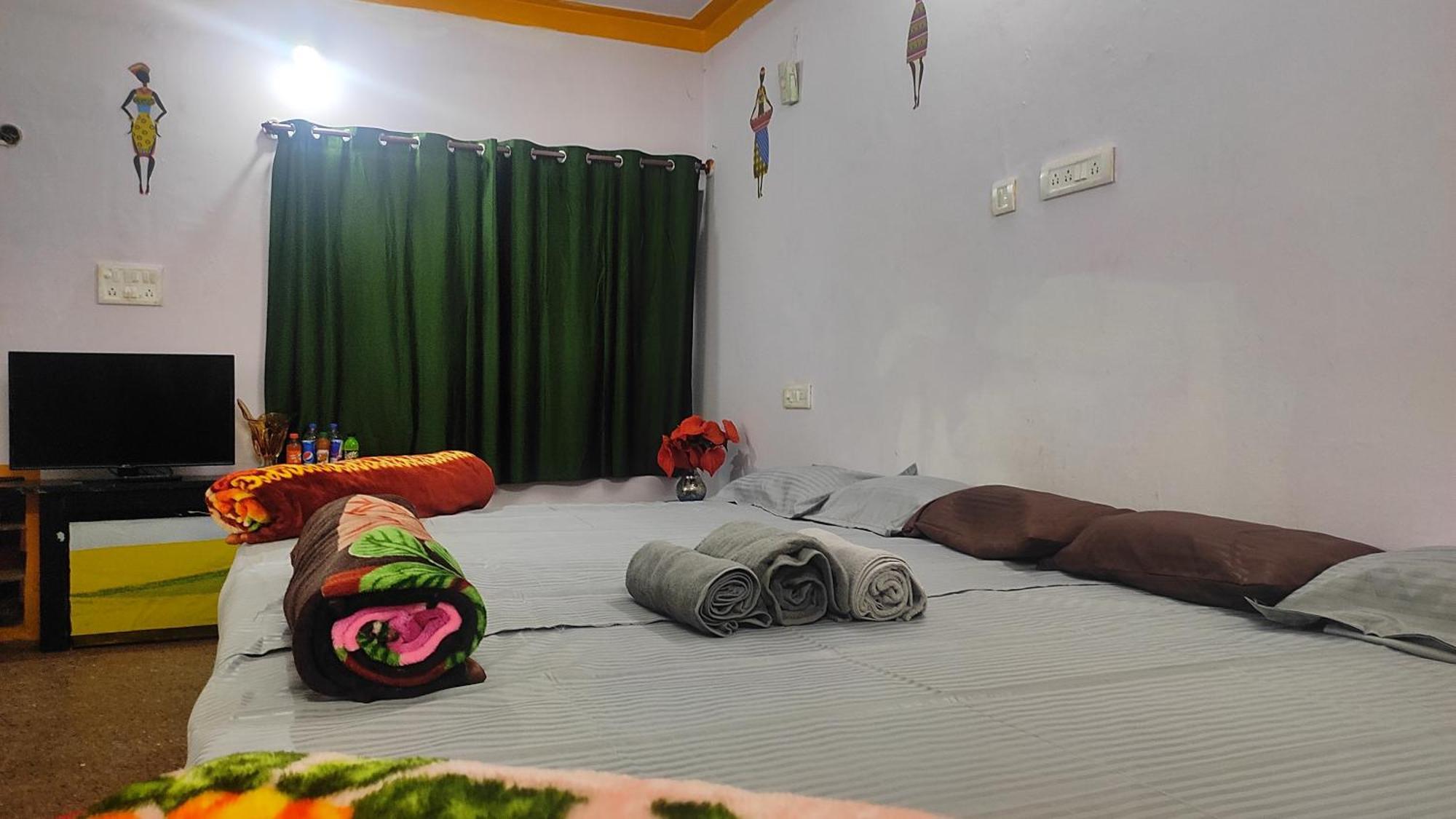 מלון Narasimharaja Puram Adh Amilia Gardens מראה חיצוני תמונה